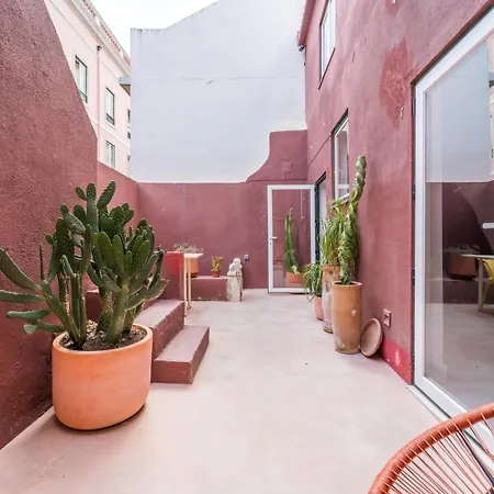 Cozy 1br With Private Terrace Praca Flores | By Airnest 리스본