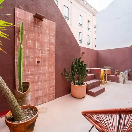 Cozy 1br With Private Terrace Praca Flores | By Airnest 아파트 리스본